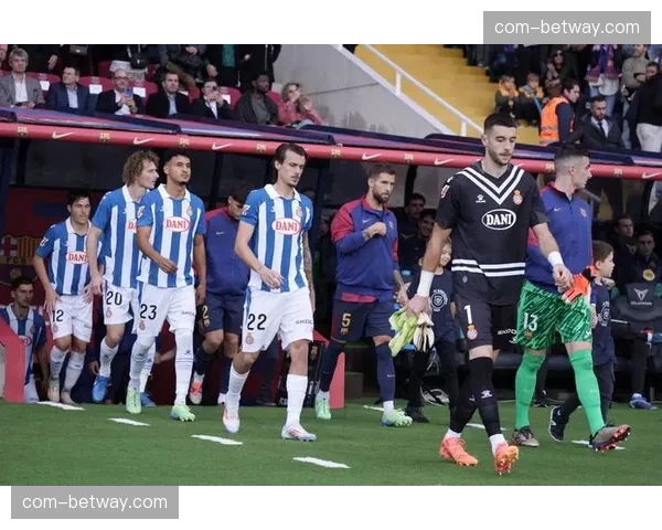 西班牙亚马尔青春风暴，直面经验丰富后卫的战术限制与针对性防守